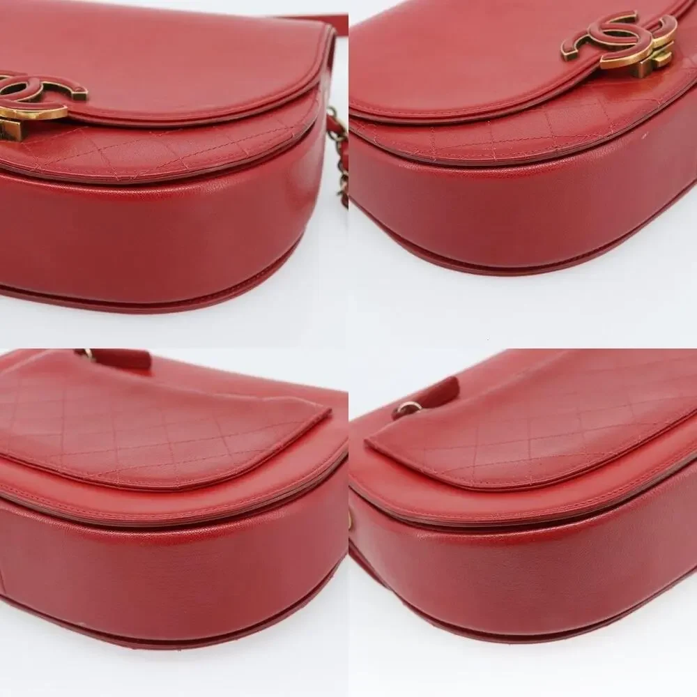 Chanel Calfskin Chain Shoulder Bag Red
